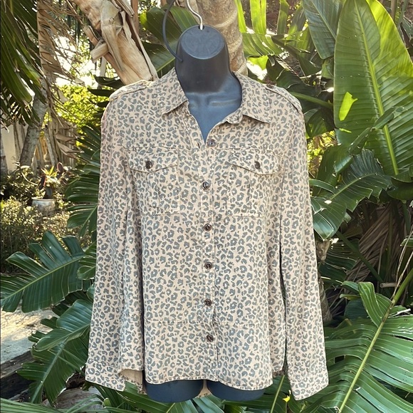 Tribal jeans, leopard print, cargo pocket button down shirt - Picture 1 of 5